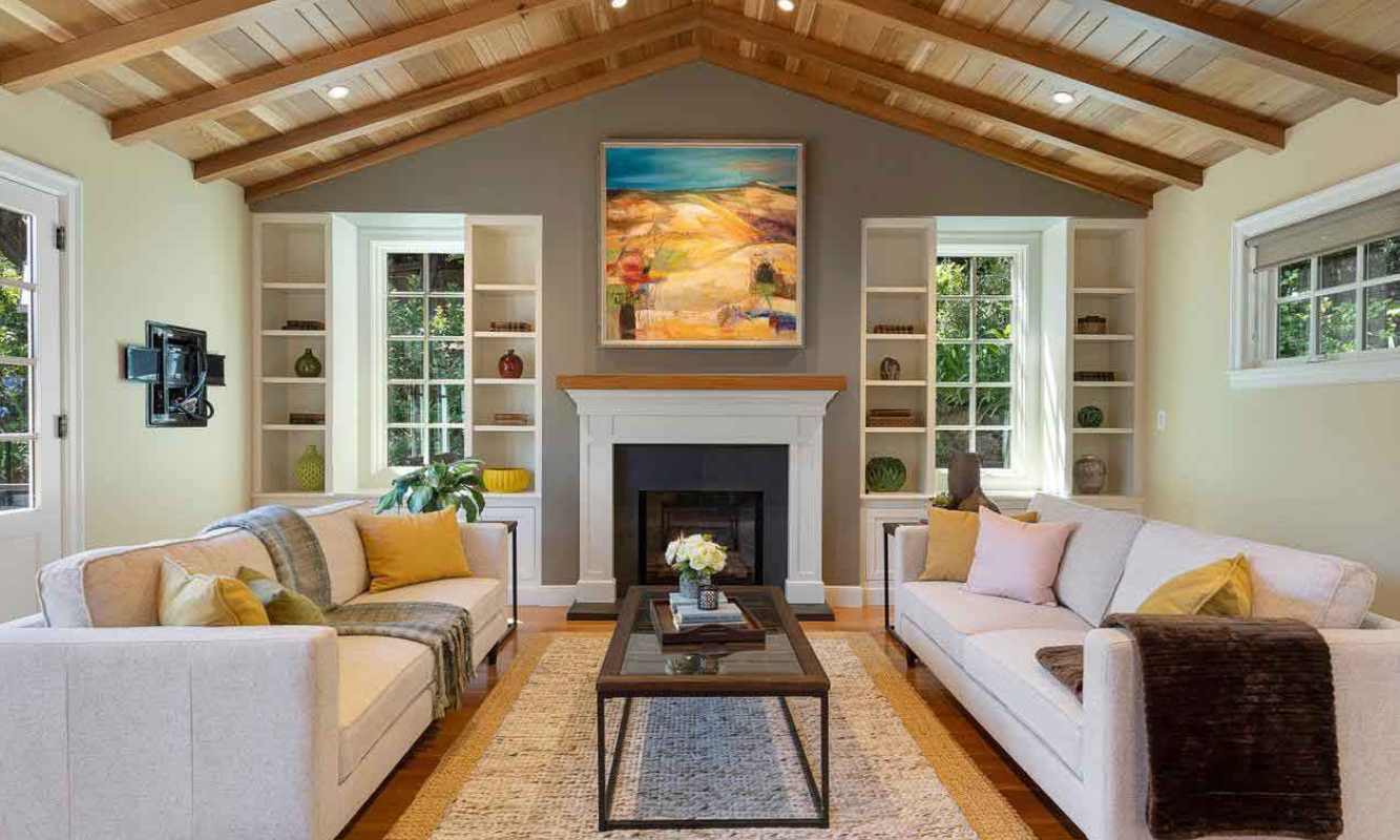 Interior living room designed by Deja Blue Home Staging and Design near Redwood (CA)